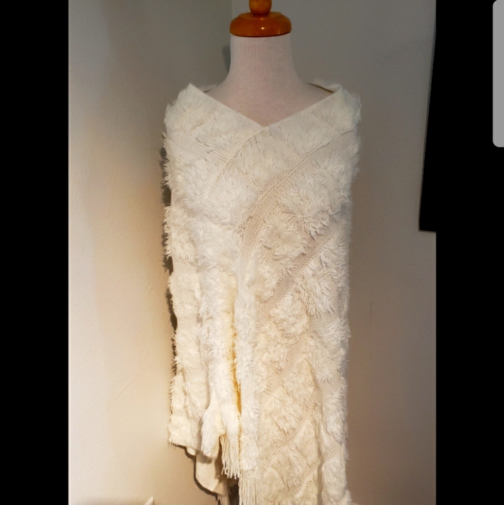 Max Edition Poncho